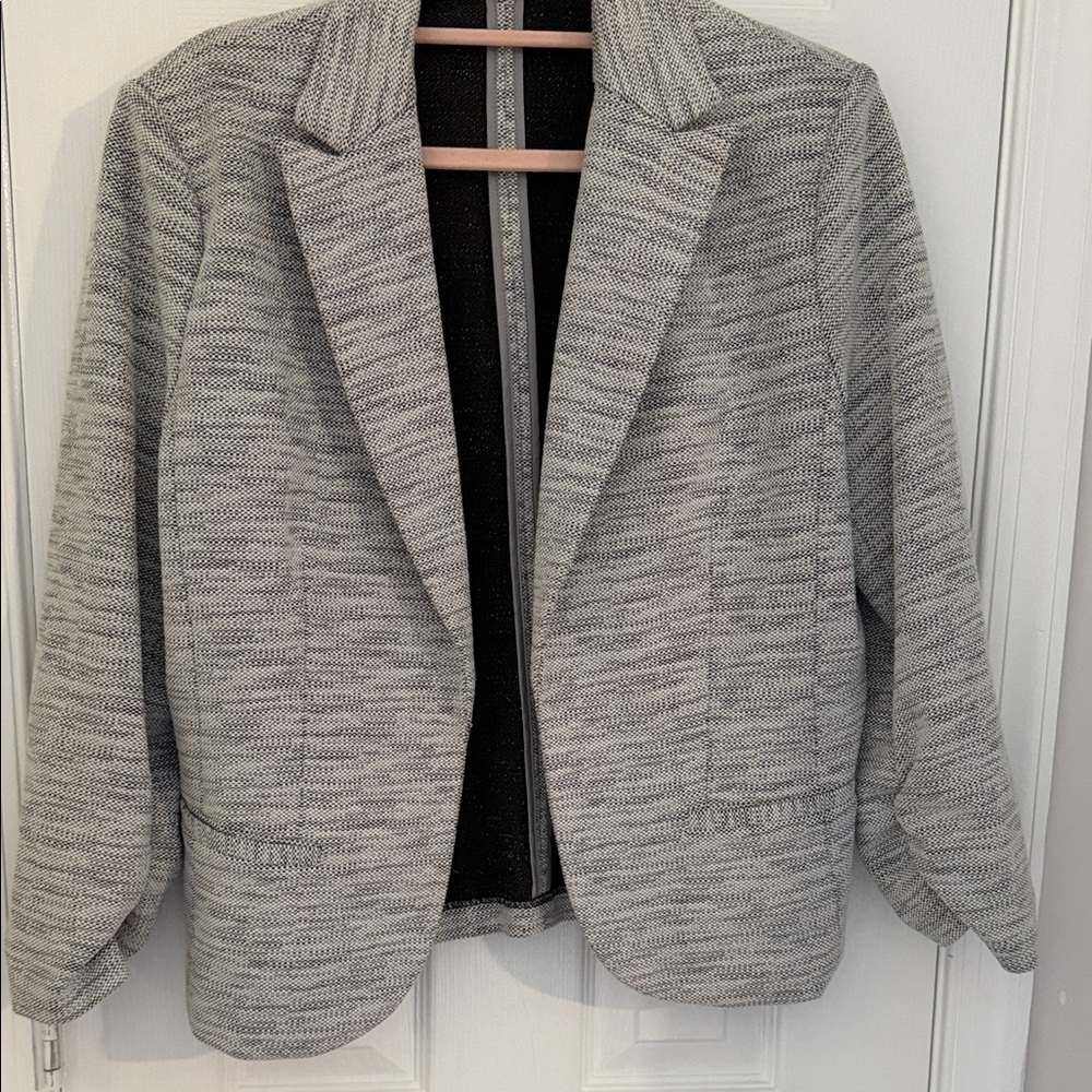 Amanda & Chelsea Textured Gray Blazer